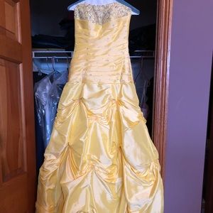 Yellow Cinderella dress - Prom